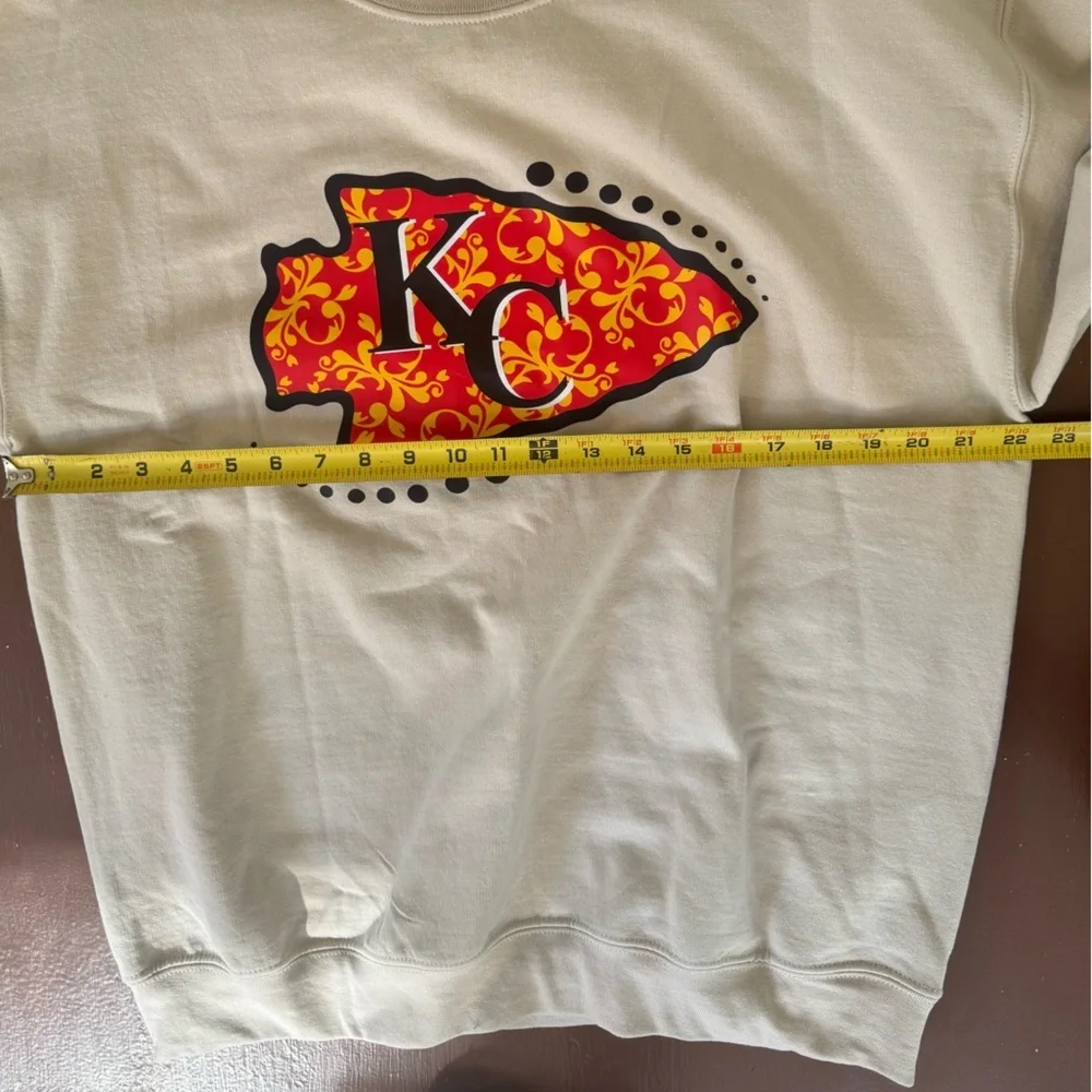 Gildan Kansas City Chiefs Logo Crewneck Sweater. Unisex Large